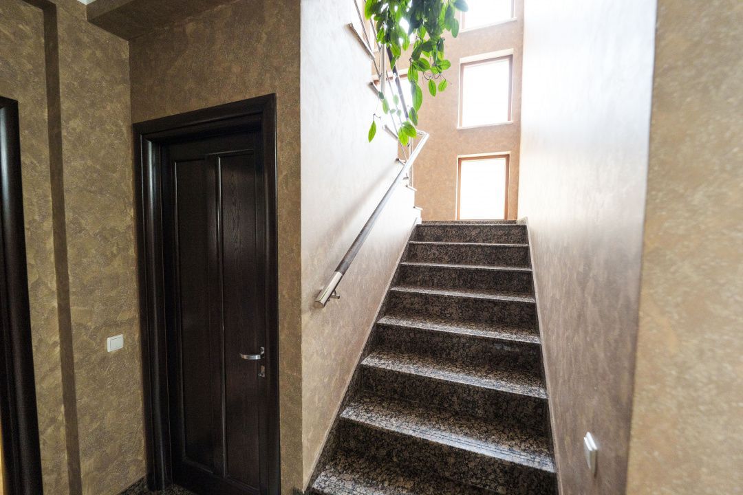 Vila moderna S+P+M, piscina acoperita, sauna, sala fitness-zona Ford/Cassia Park - Poză 21