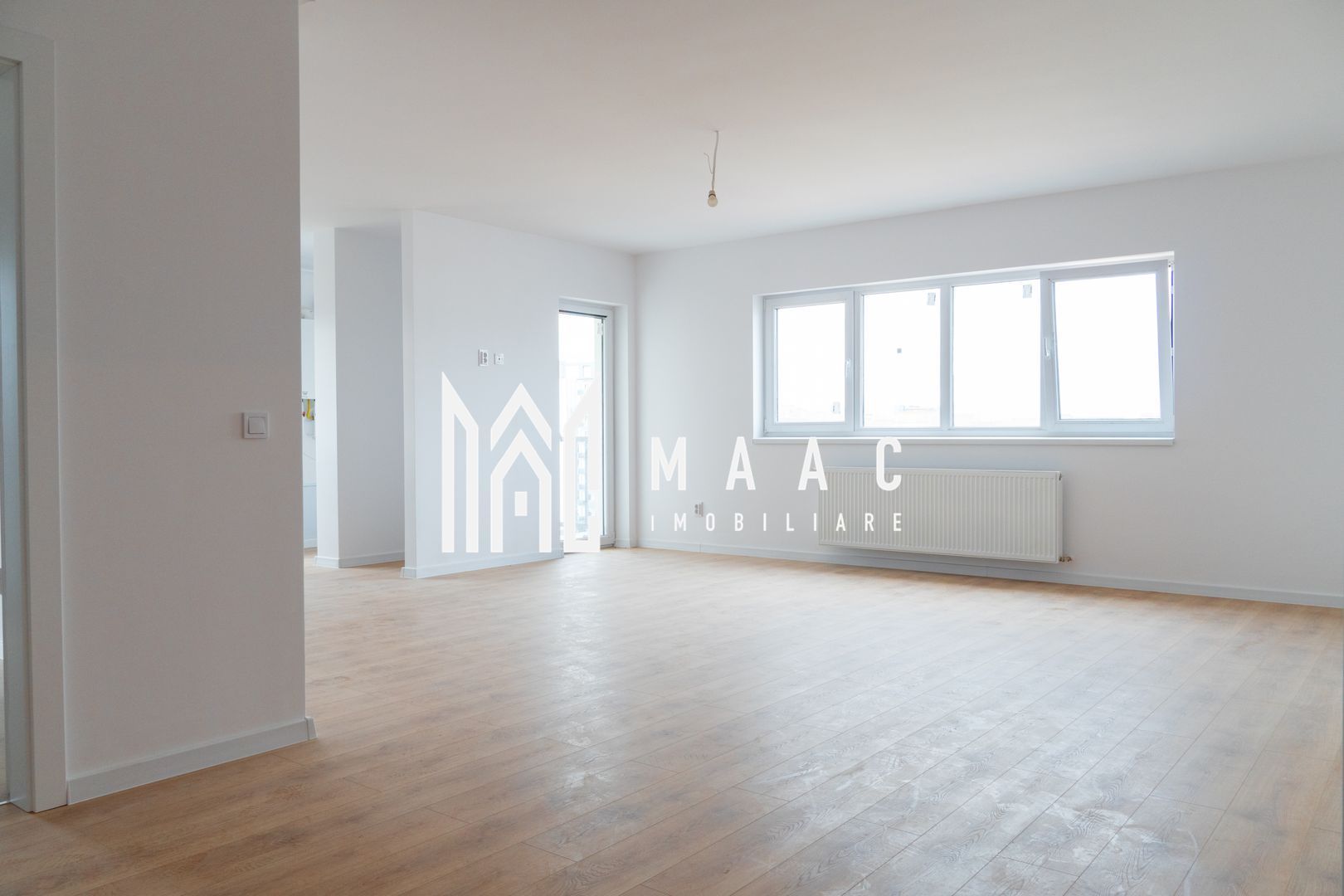 Apartament 4 camere | Etaj 4 | Comision 0 % | Loc de parcare - Poză 1