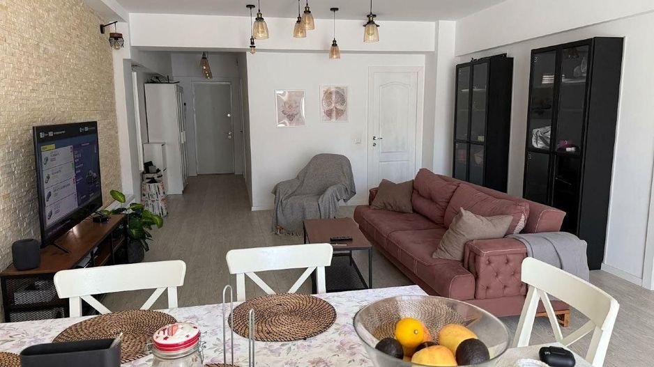 APARTAMENT CU PARCARE SI TERASA ZONA CALEA CALARASILOR - Poză 1