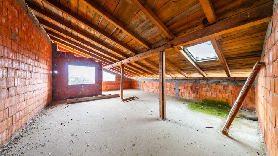 Casa caramida P+M, Vinga, cu potential spatiu comercial - Poză 9