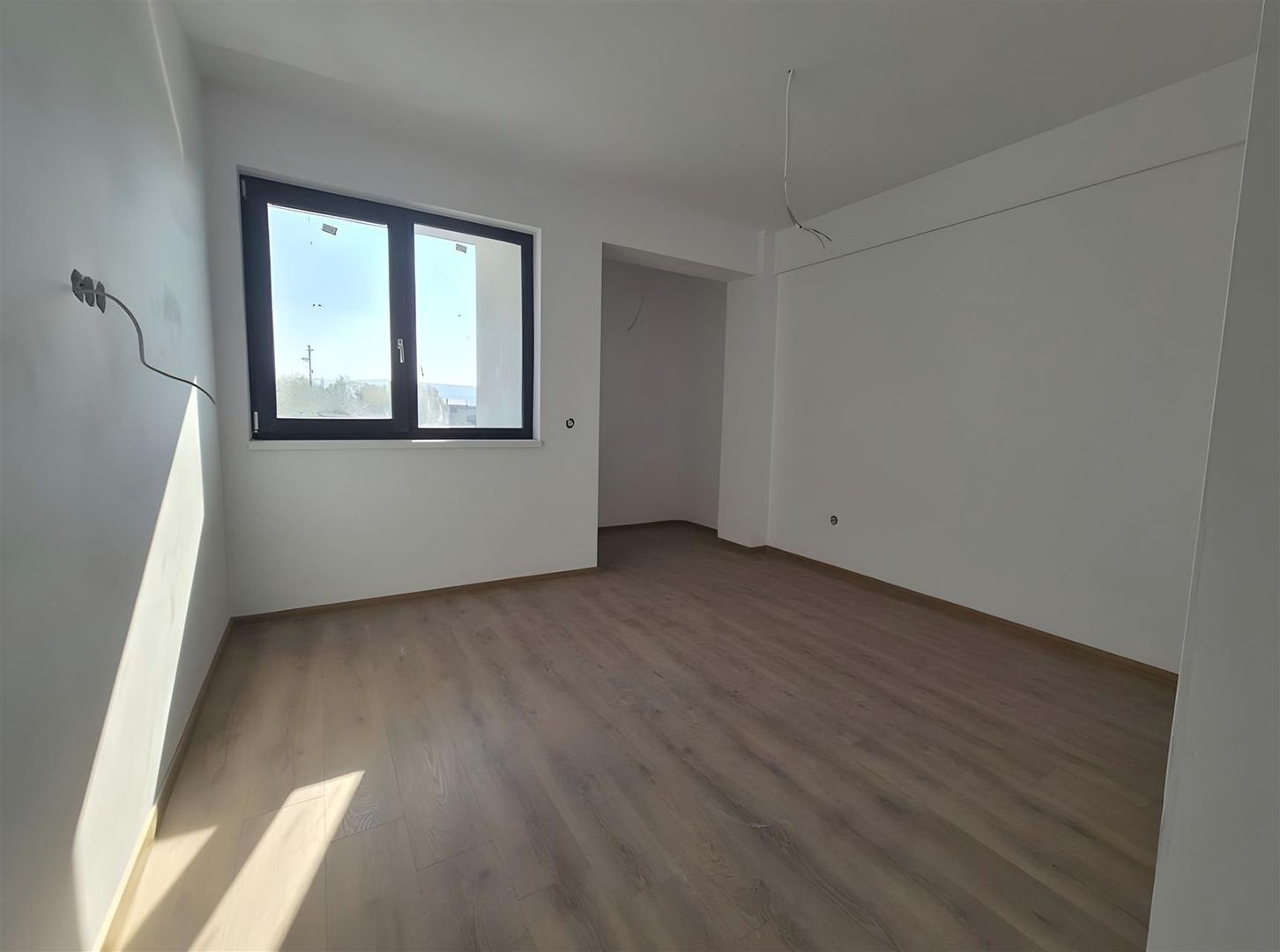 Apartament 3 camere, bloc nou, Cetate - Poză 2