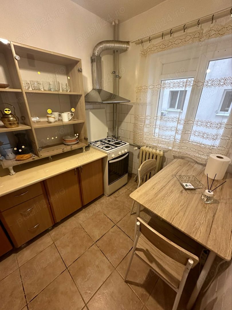 Apartament spatios 3 camere Drumul taberei - Poză 2