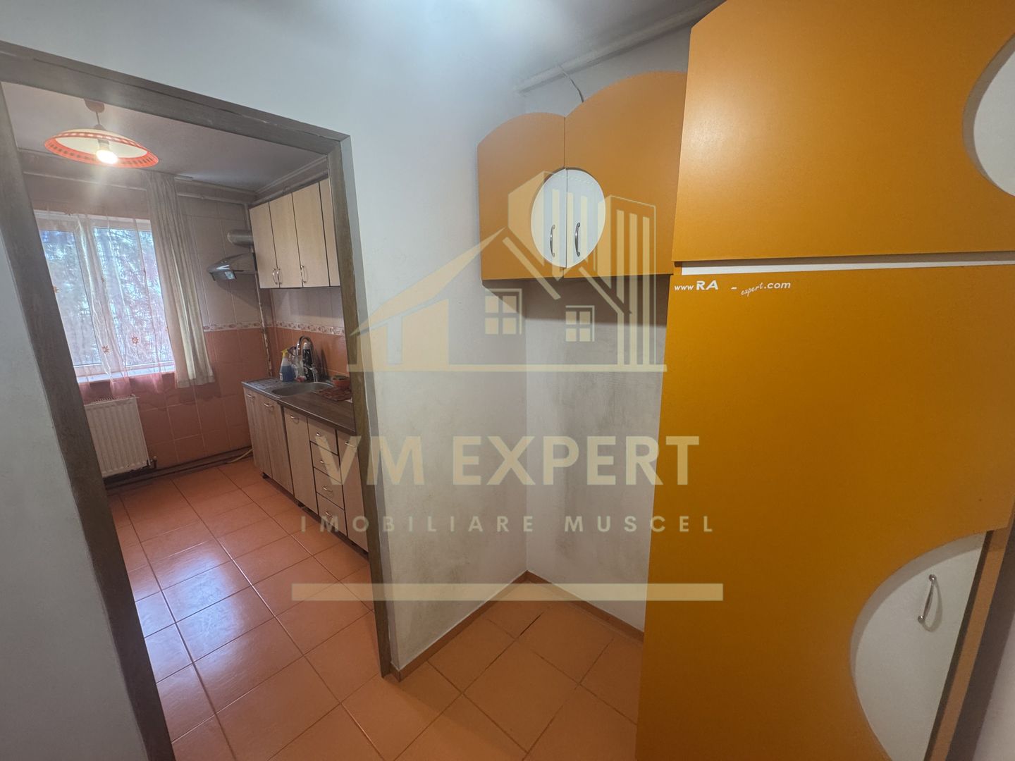 APARTAMENT 2 CAMERE ETAJ 2 CAMPULUNG - Poză 12