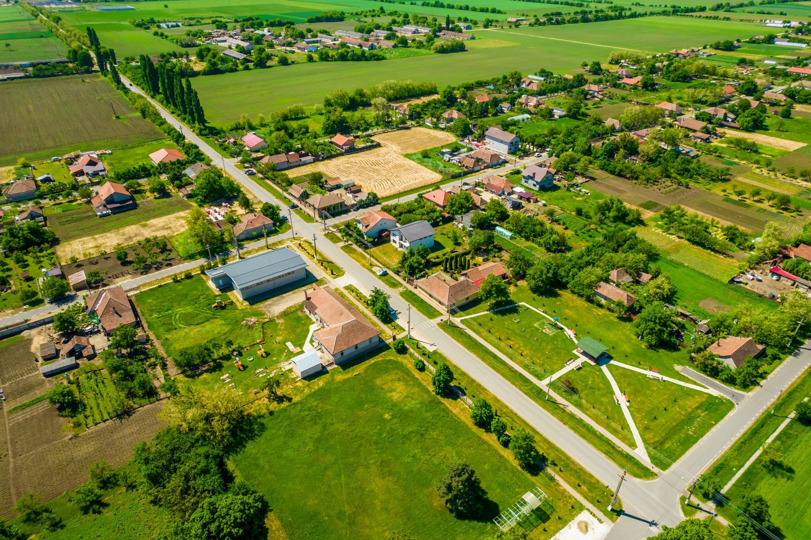 Casă cu potențial în Iratoș - Poză 10