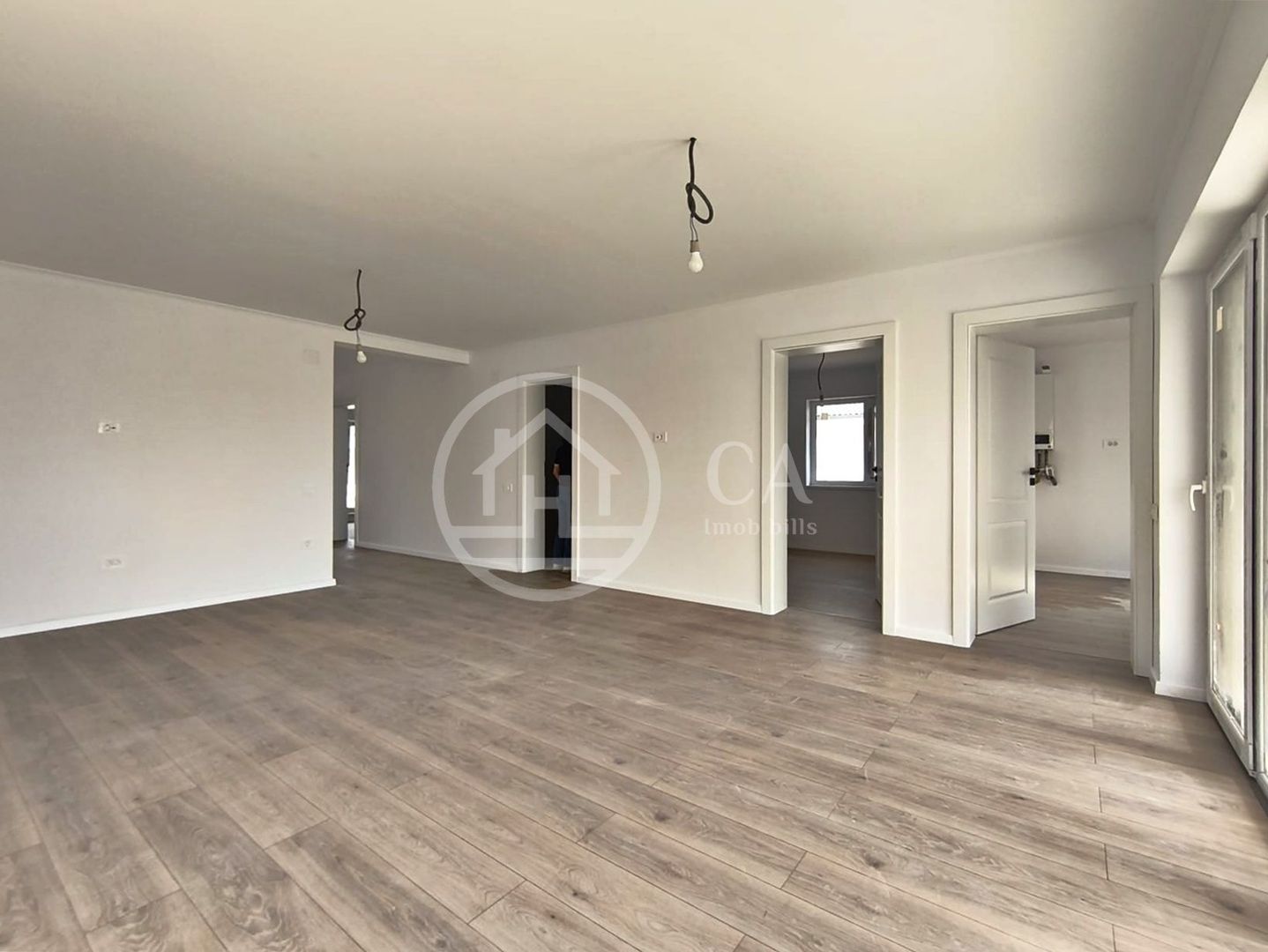 Casa de inchiriat cu 4 camere in Cheriu, Bihor - Poză 2