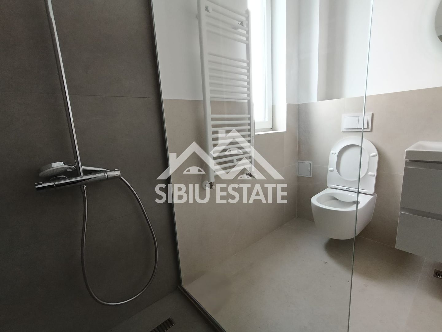 Apartament luminos, ideal locuință sau birou ,parter, 2 locuri parcare - Poză 7