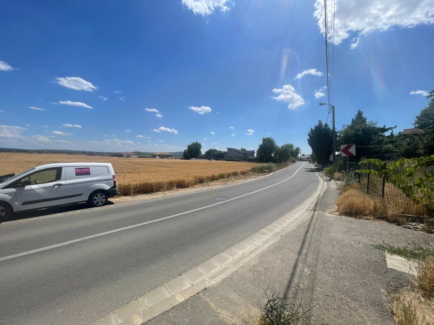 Teren intravilan in Podgoria pt parcelare șau construcții rezidențiale - Poză 2