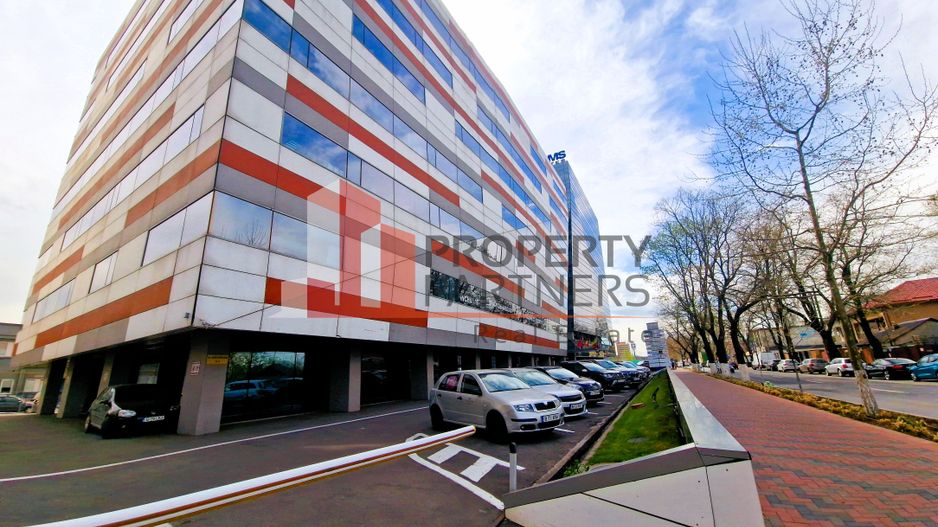 Spatiu comercial stradal - 686.35mp - Pretabil showroom / medical - Poză 1