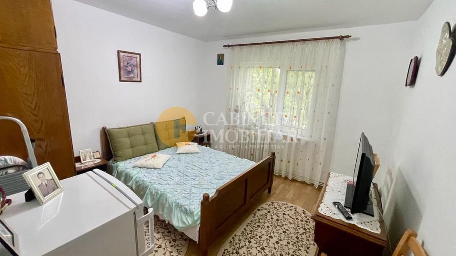 3 Camere Decomandat - Bloc dupa 80 - Etaj Intermediar - Podu Ros - Nicolina - Poză 2