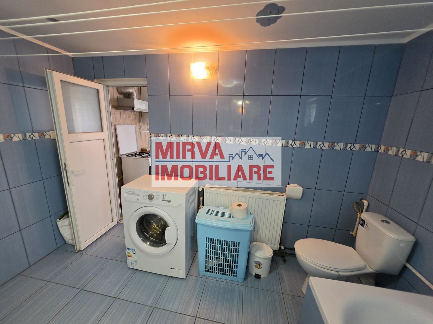 🏡 Casă renovată cu 6 camere, teren 557 mp – Berceni, Prahova - Poză 37