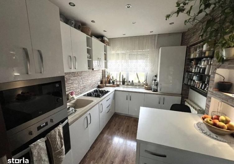 Apartament decomandat,  Micro 16 - Poză 1