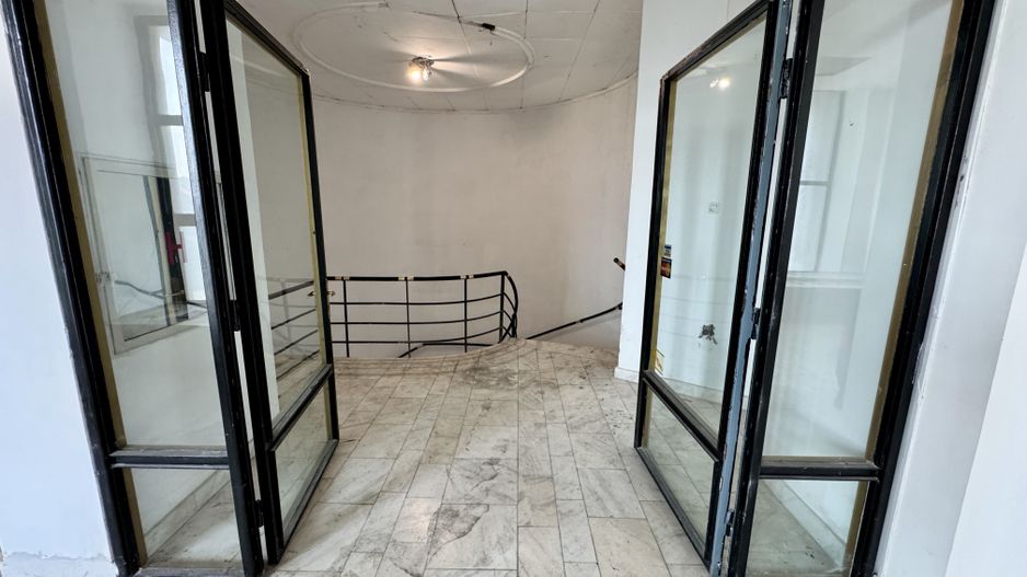 Spațiu comercial 493 mp utili | Locație centrală | Vizibilitate excelentă | - Poză 18