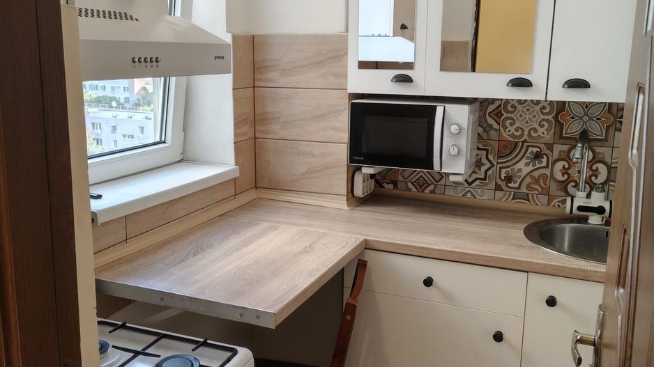 Vanzare Apartament 2 camere 48 mp, renovat, mobilat, 2 min metrou Romancierilor - Poză 1