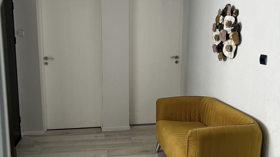AP. 4 CAMERE - LA VILA, CENTRALA PROPRIE, CURTE, BUCATARIE INCHISA - Poză 5
