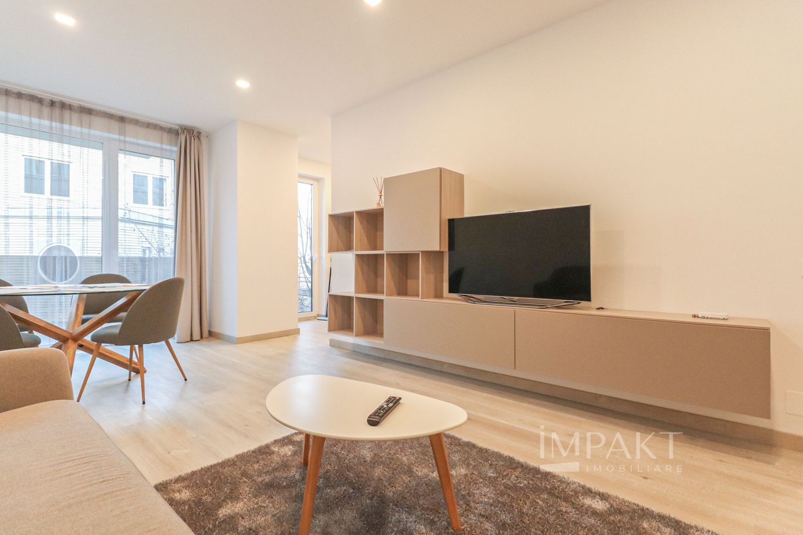 Apartament aflat la prima inchiriere, zona Parcului Central. - Poză 2