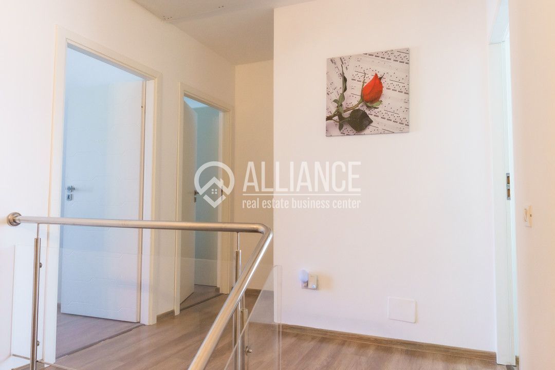 PALAZU MARE -  Vila Duplex cu 4 Camere, Panorama Superba si Curte Amenajata - Poză 39