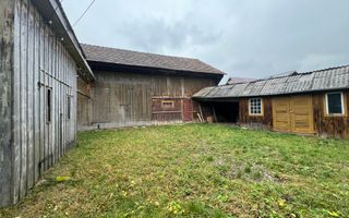 De vanzare casa, atelier fierarie, 4 anexe - 2507 mp in Manastirea Humorului - Poză 12