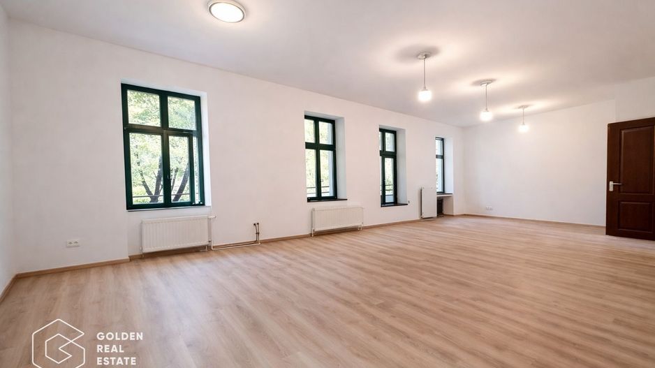 Birou 70 mp cu vedere la bulevard, lângă Parcul Regina Maria - Poză 1