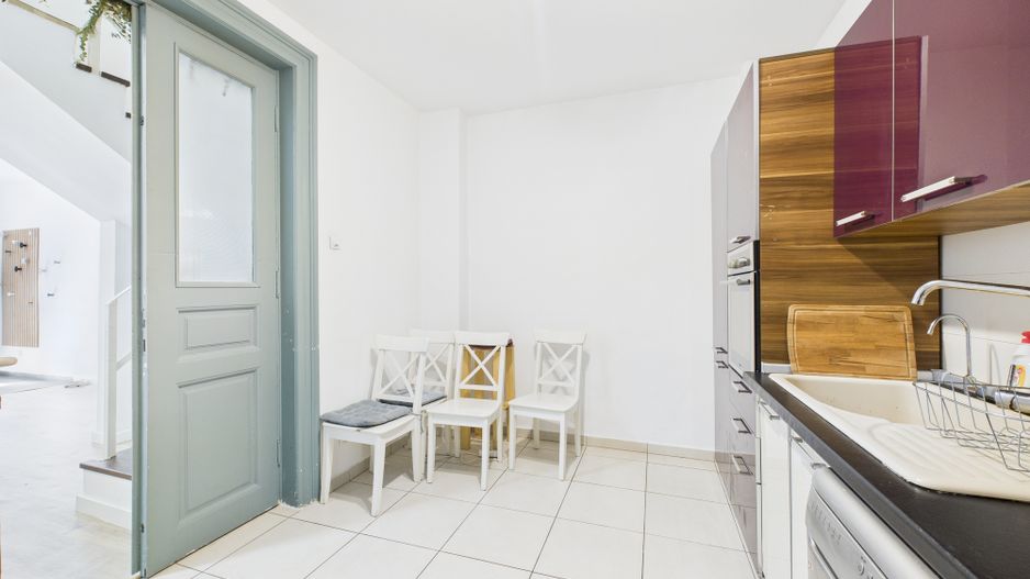 Casă / Vilă cocheta cu 3 camere - de vanzare - zona Basarab - Poză 9