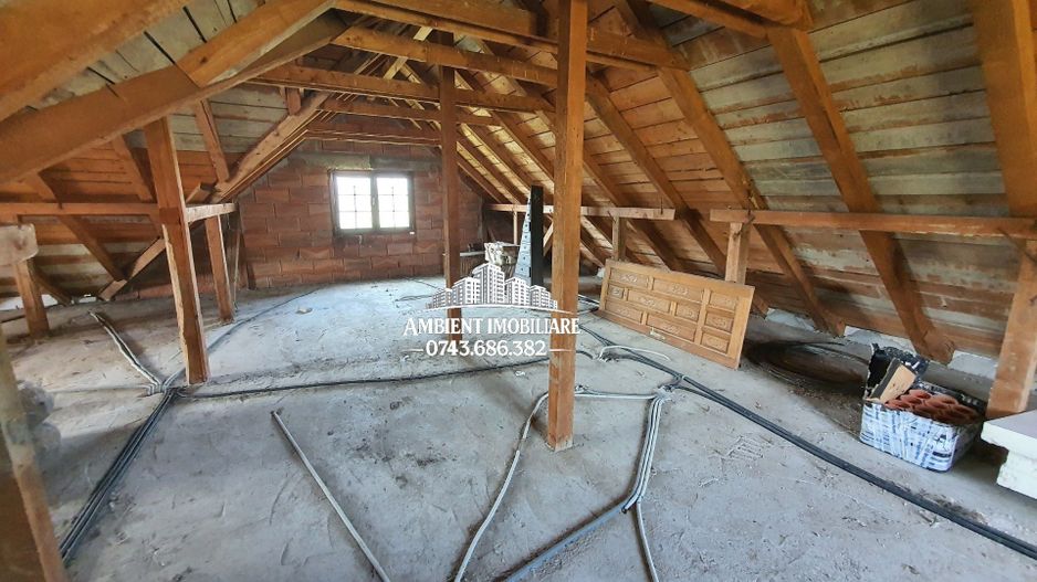 CASĂ individuală P+M cu teren 4.400 mp, zona CĂNȚĂLĂREȘTI; - Poză 10