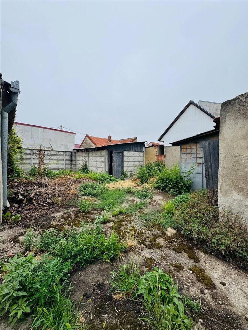 Casa singur in curte cu acces auto si teren 270 mp in zona Razboieni - Poză 3