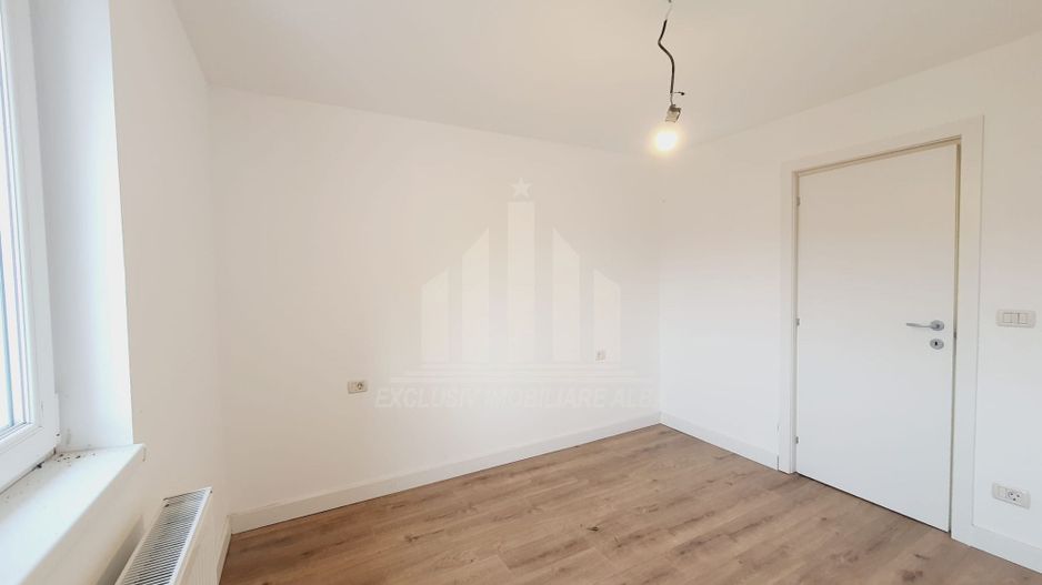 Apartament cu 3 camere renovat, Cetate - Poză 7