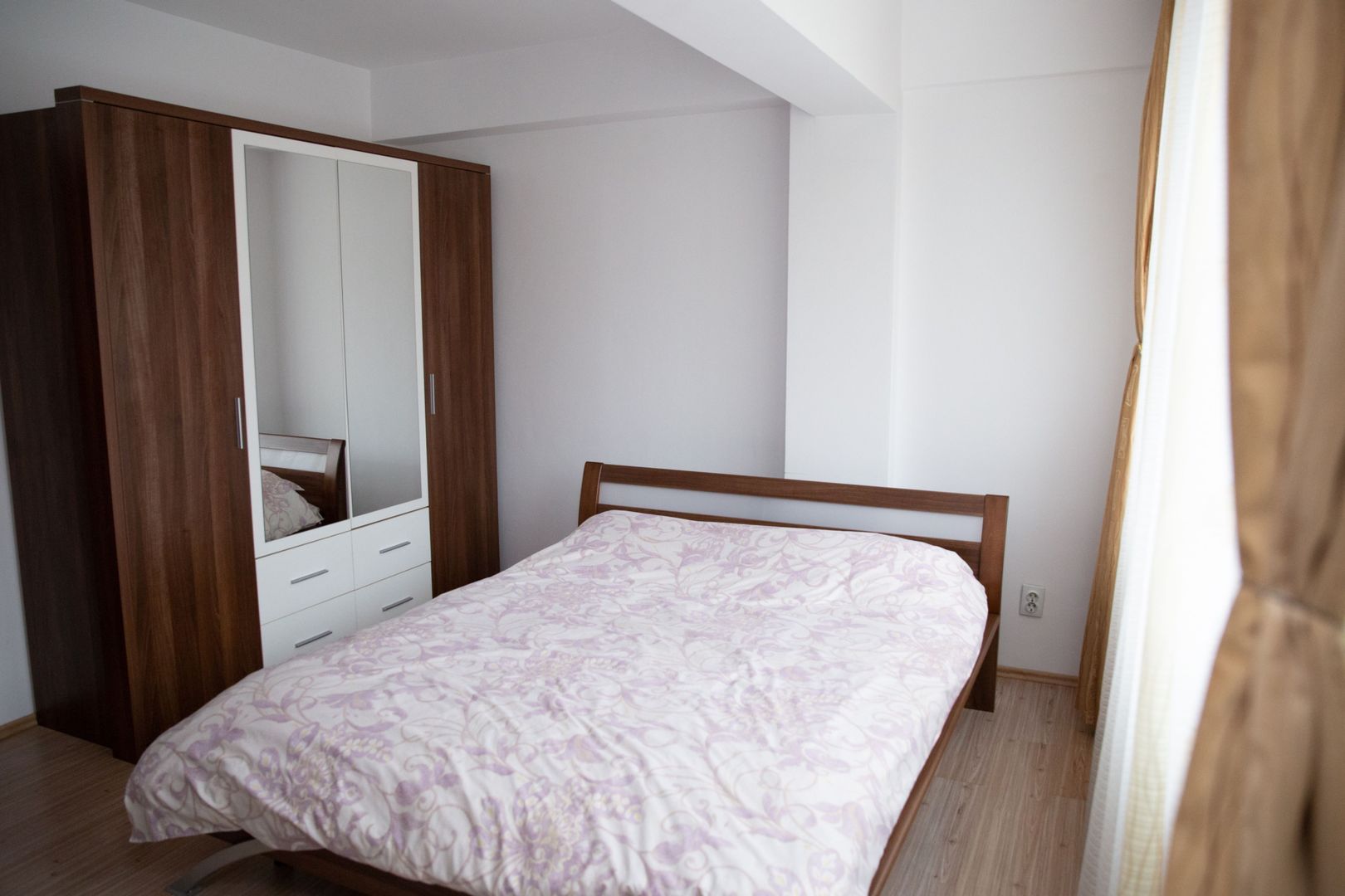 Direct Proprietar | Apartament 2 Camere | Zona Păcii Militari Parcare - Poză 3