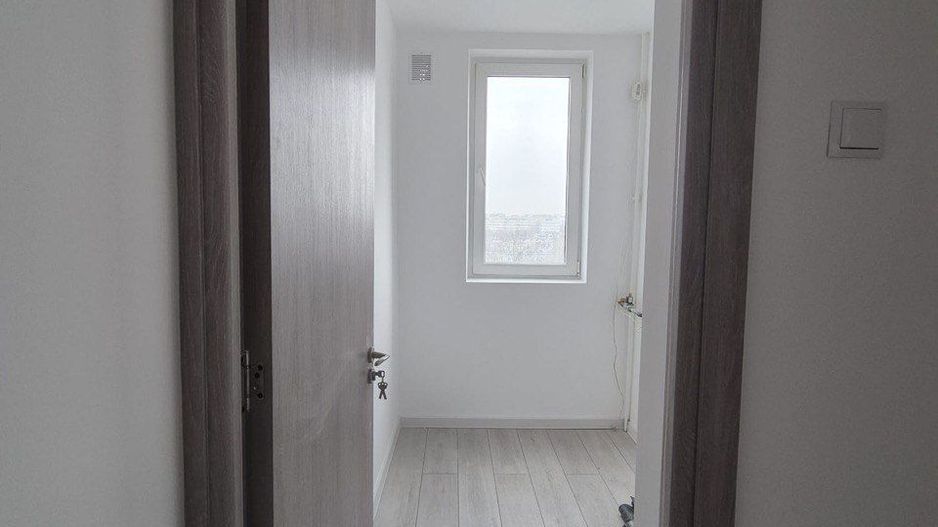 Apartament 4 camere la vanzare - Poză 2