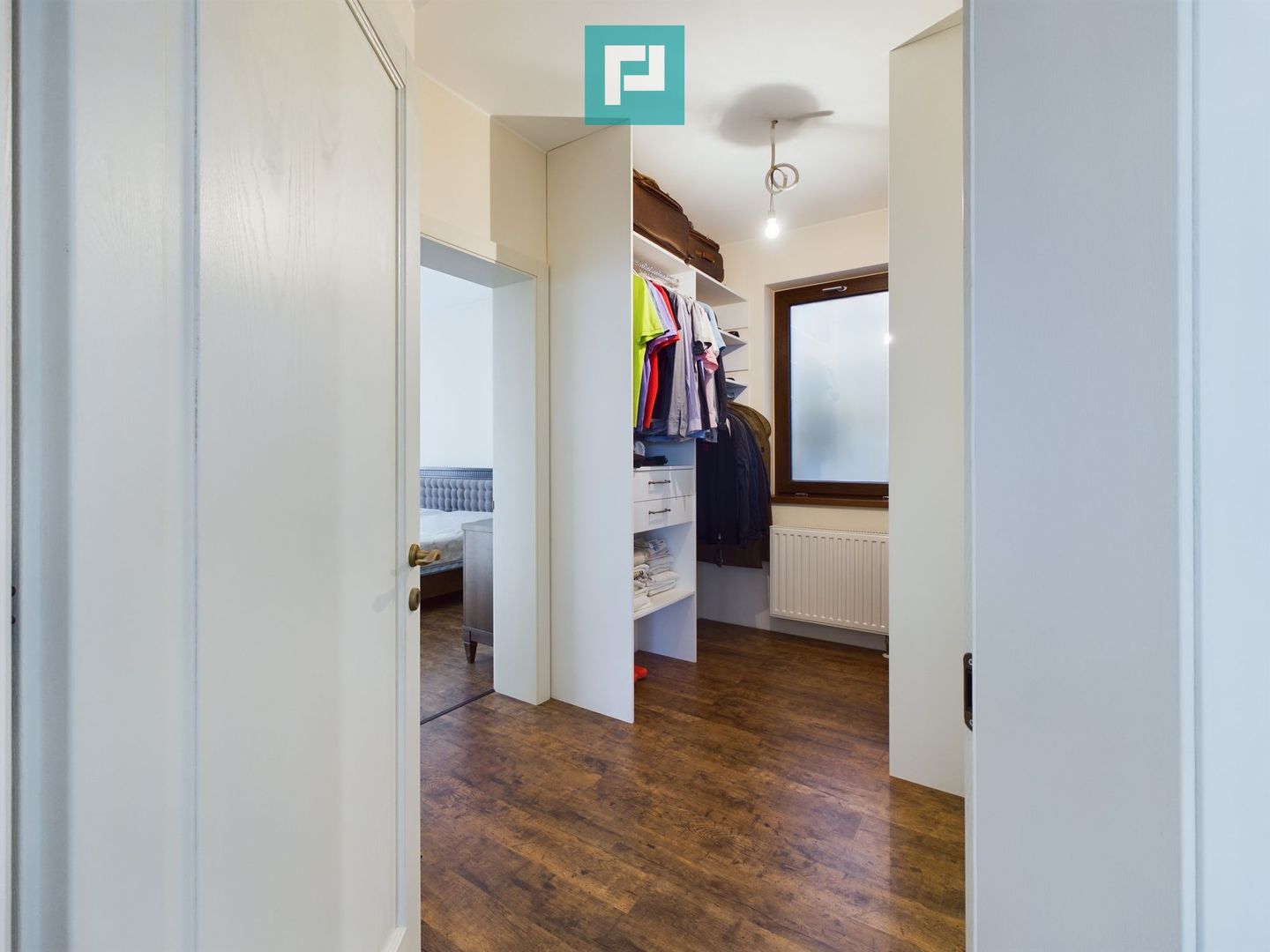 Vilă la sol cu 3 camere în Pârneava - Poză 15