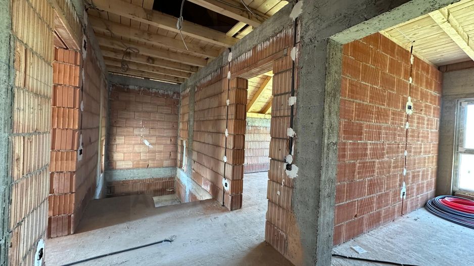 Casă tip duplex curte 350 mp 120 mp utili terasa 22 mp Sura Mare - Poză 19