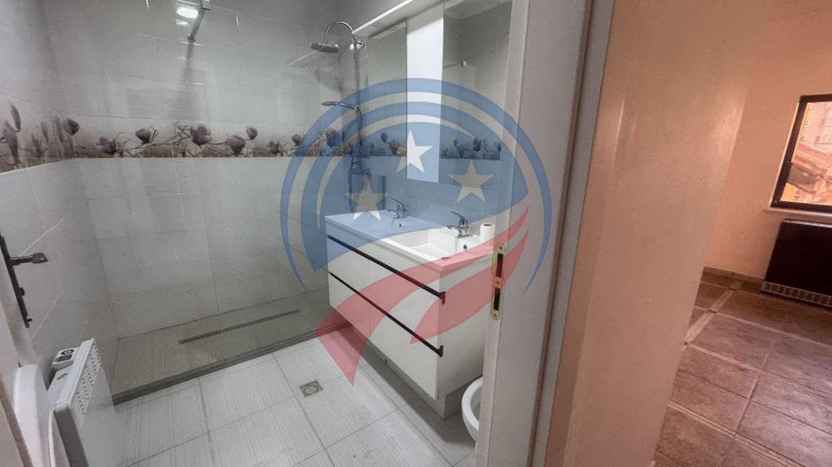 Spațiu de închiriat ultracentral – ideal pentru afacerea ta! - Poză 17