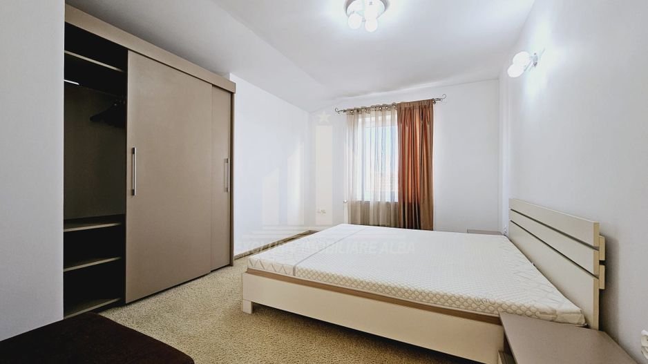 Apartament cu 3 camere decomandate, Cetate - Poză 7