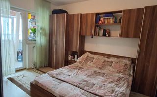 Apartament cu 3 camere de vânzare in Cetate - Poză 2