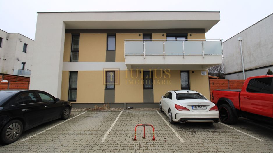 3 camere, balcon spatioas, 1 loc de parcare. Str Rozelor/Dumbravita. - Poză 1