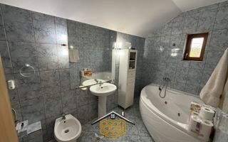 Casă P+1+Pod+Beci, complet mobilată, 950 mp teren, Simnic –Comision 0% - Poză 9