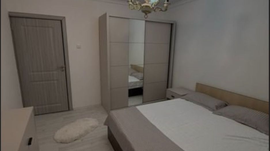 Inchiriez apartament 3 camere zona stadion - Poză 1