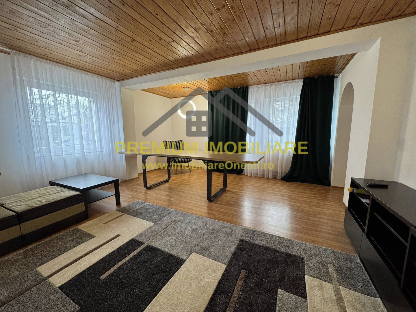 Casa de inchiriat in Onesti | Curte, Foisor, toate utilitatile - Poză 1