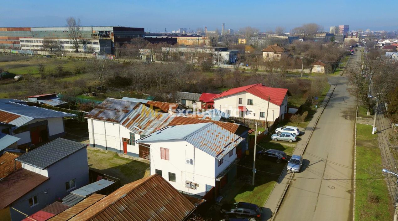 Vila 290mp + 4 spatii comerciale/chiriasi /depozitare, teren 1401 mp, acces DN1 - Poză 6