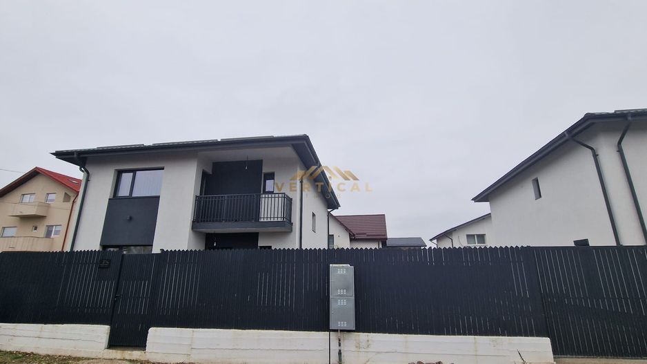 VILA 3 BAI, COM BERCENI, IF - Poză 1