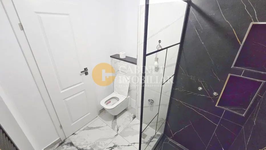 Chirie - 3 camere - Centru - Poză 3