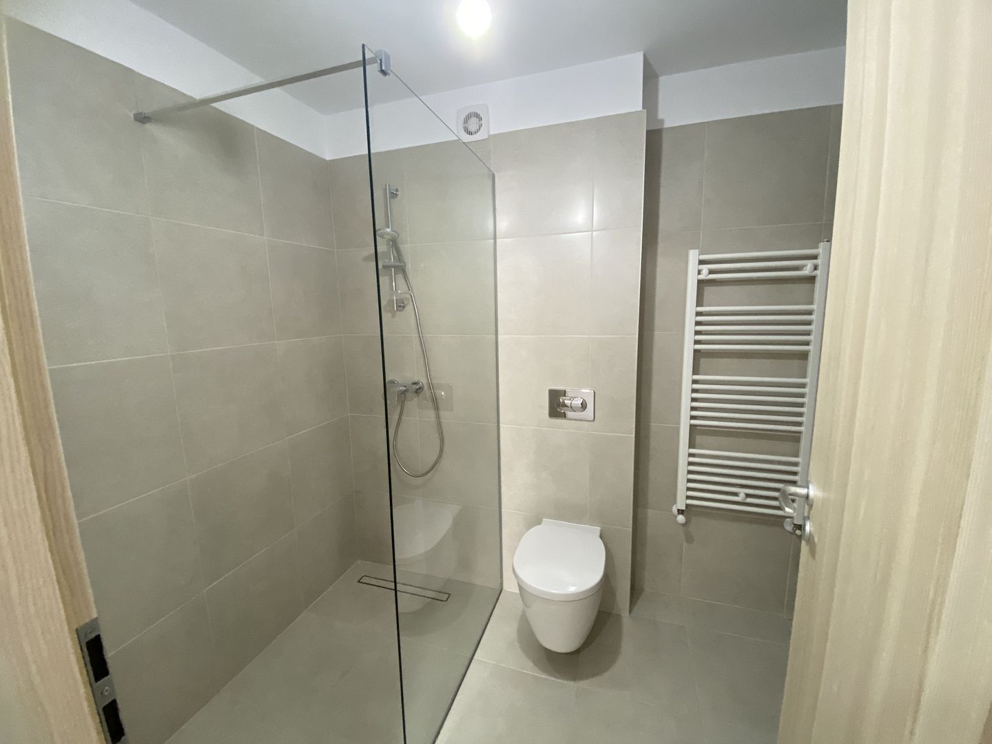 Spațiu comercial / Birouri de închiriat în Urban Plaza | Predare imediată - Poză 16