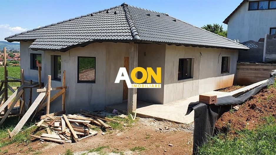 Casa semifinisata 4 camere garaj 650 mp teren, langa padure, Micesti - Poză 1