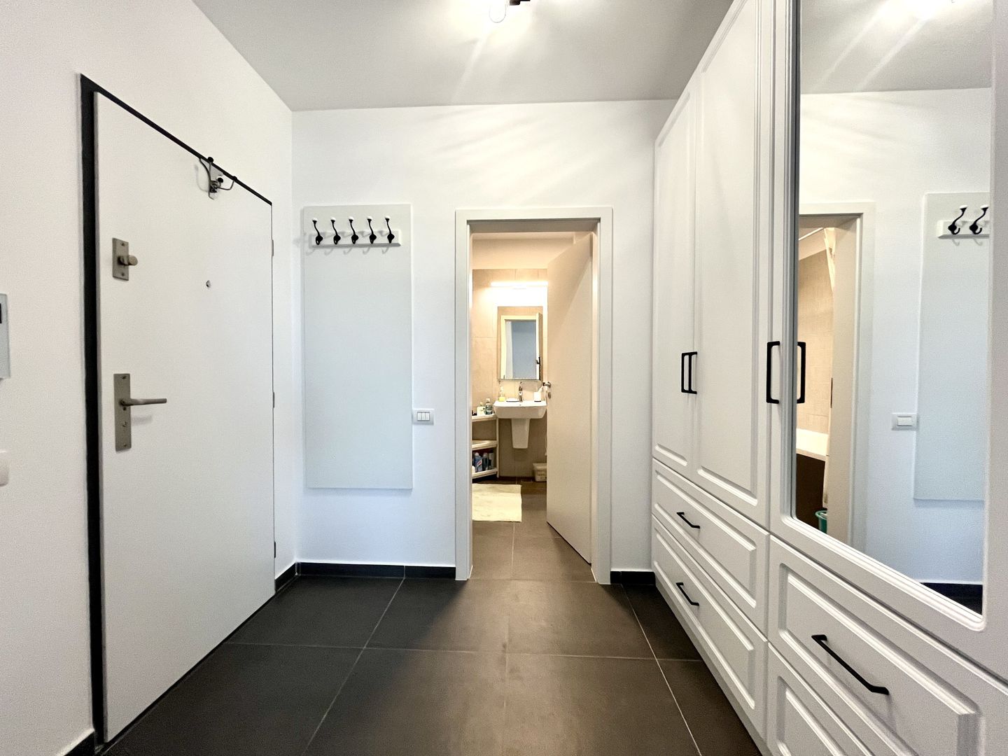 Apartament 2 camere, elegant si vibrant,  zona Central- City of Mara - Poză 13