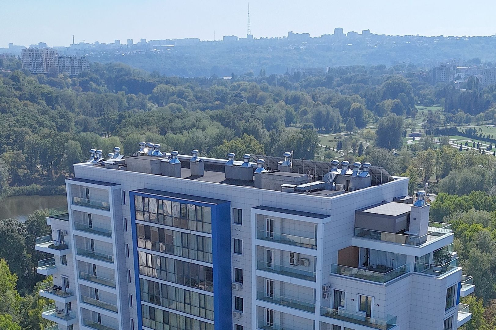 Apartament cu 2 odăi + living Ambasador Residence, Parcul Dendrarium - Poză 15
