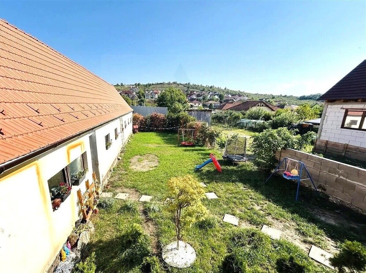 Casă 180 mp utili teren 710 mp panouri solare si hala in Sura Mare - Poză 10