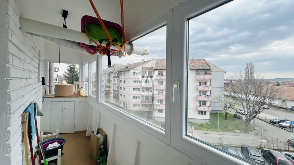 Apartament in zona centrala, la cheie, mobilat, utilat, et intermediar - Poză 16