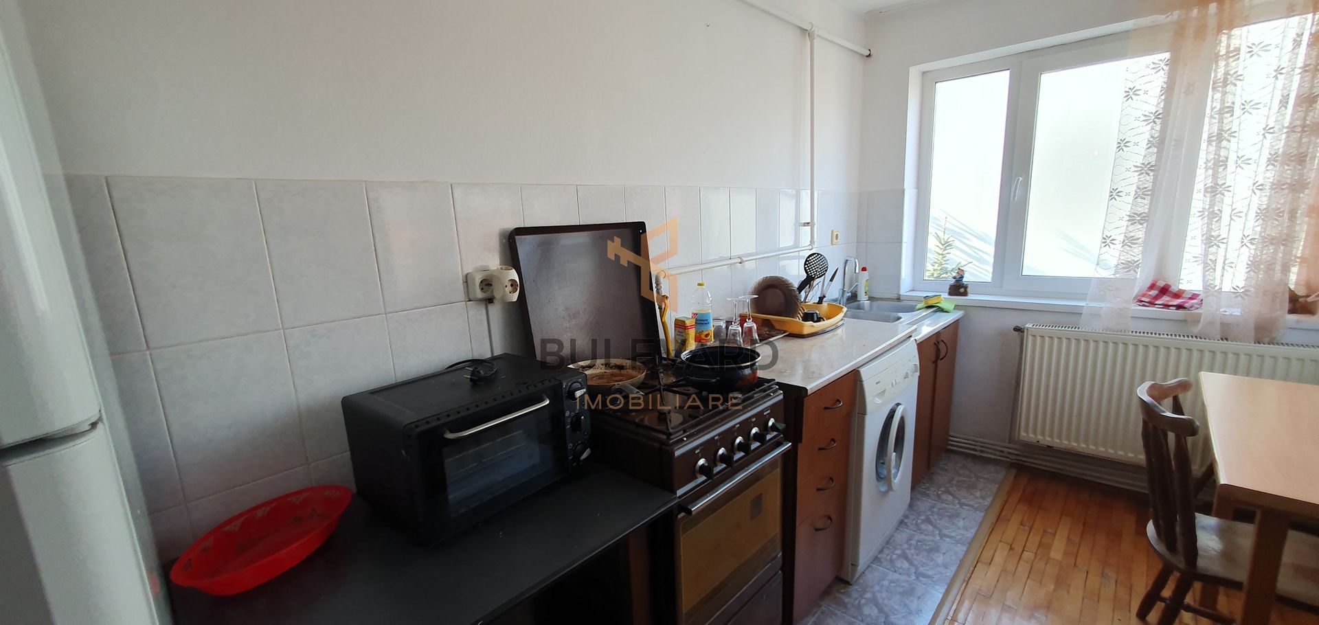Apartament cu 4 camere de 100 mp, zona stadionului CFR! - Poză 9