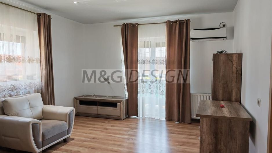 Giroc 2 camere decomandat (transformat din 3camere) et 1 loc parcare - Poză 1