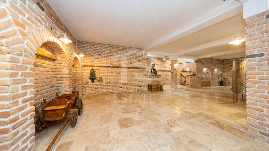 RASNOV| Cladire multifunctionala | 350 mp | Vad turistic si comercial - Poză 3