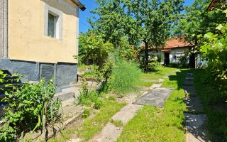 Casa Ghelari, 3 camere, 678mp, baie, buc., termopane, curte si gradina - Poză 2